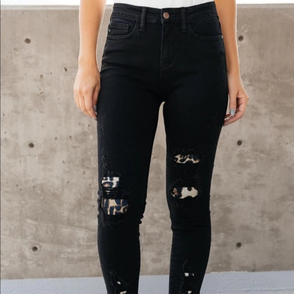 Judy Blue Into The Wild Distressed Skinny Jeans